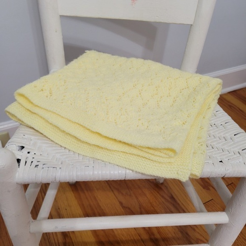 Handmade Yellow Unisex Baby Blanket Knitted Shell Pattern Intricate Unique Gift - Picture 1 of 6